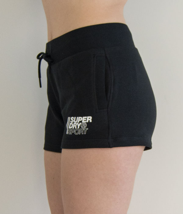 Superdry core sport shorts siden